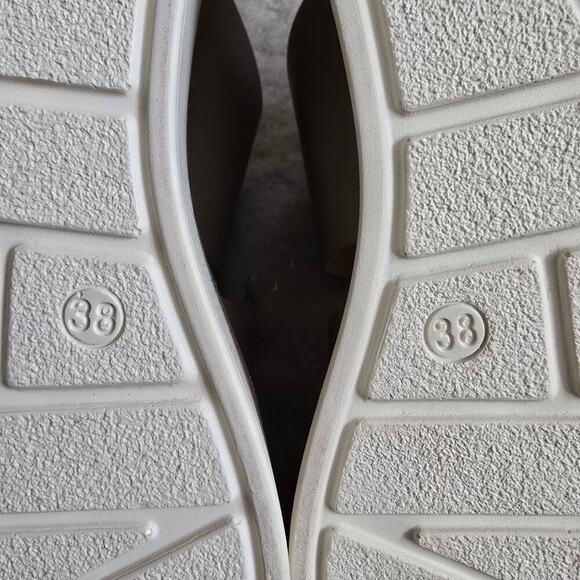 NWT Taupe Buckle Sandals Women's Sz 7.5 - Picture 6 of 6